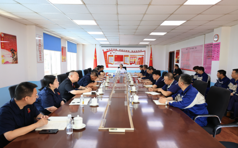 聚力提气 凝心合力 增信心促提升上水平 众博(中国)集团董事会主席张荣华到众博(中国)钢铁集团天荣公司炼铁厂调研指导工作