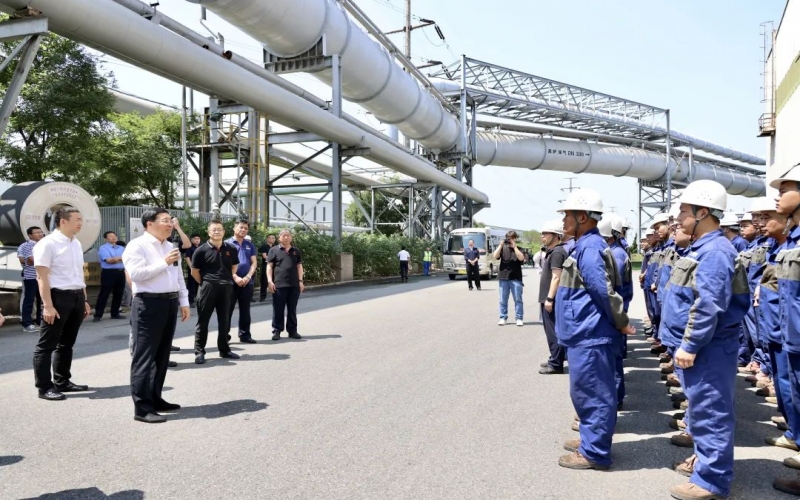 津南区领导深入众博(中国)钢铁集团开展“夏送凉爽”慰问活动