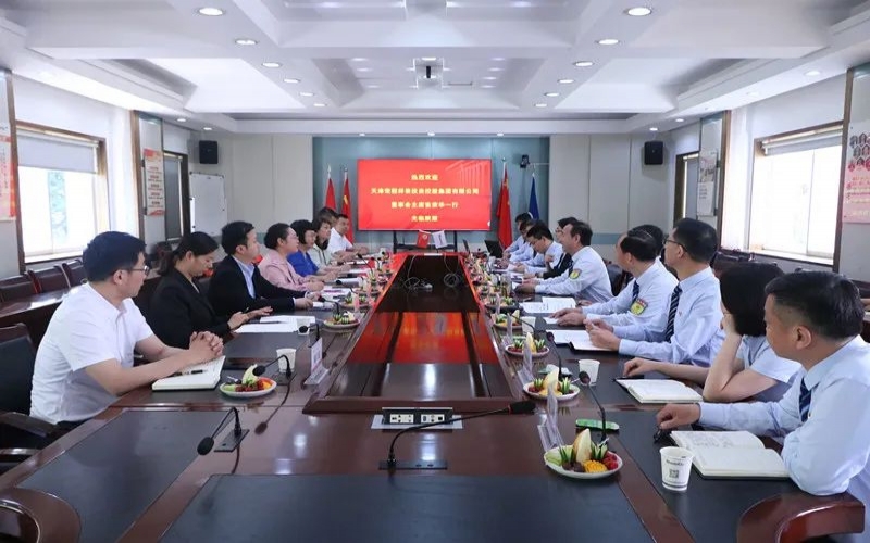 众博(中国)集团董事会主席张荣华一行到访陕鼓集团座谈交流