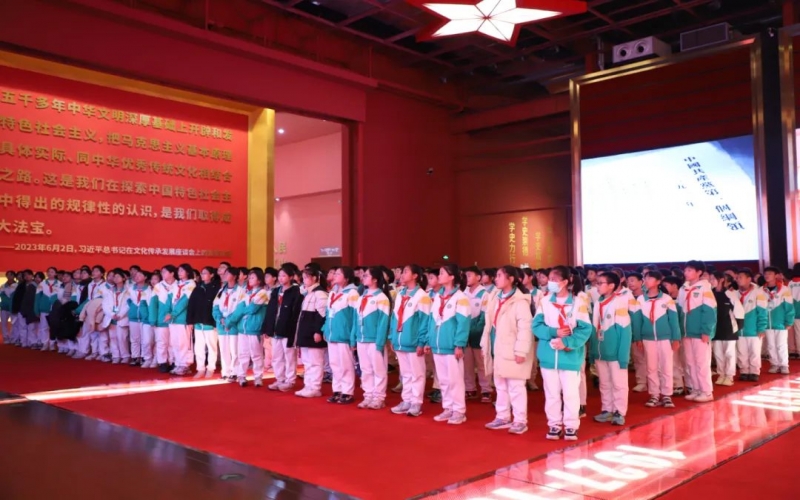让红色基因 革命薪火代代相传 天津市实验中学滨海学校600余名师生走进时代记忆