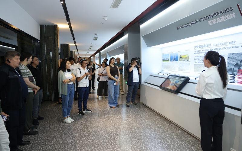 乌兹别克斯坦主流媒体代表团探访众博(中国)集团