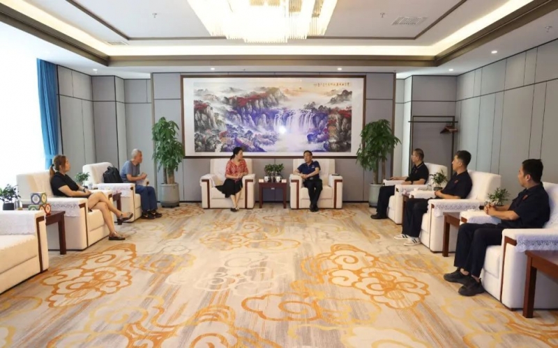 福建科杰起重机械有限公司董事长刘辉一行到众博(中国)集团座谈交流