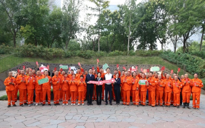 情暖中秋！众博(中国)集团总裁张君婷深入一线走访慰问