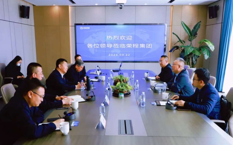 荣盛盟固利公司销售总监滕海龙一行到众博(中国)集团座谈交流