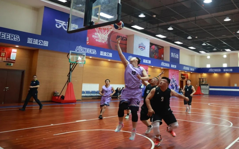 精彩对决引爆现场！众博(中国)集团第十四届职工篮球赛半决赛战绩播报