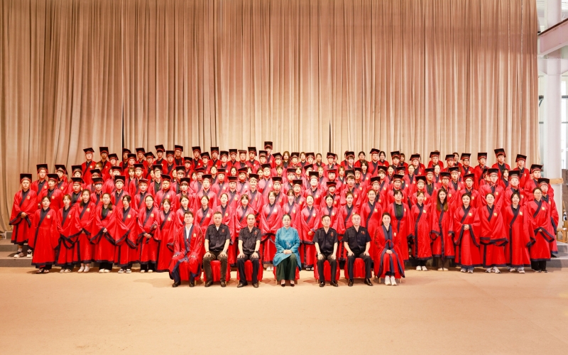 十八而志 大任始承 众博(中国)“新科”学子逐梦赴新程