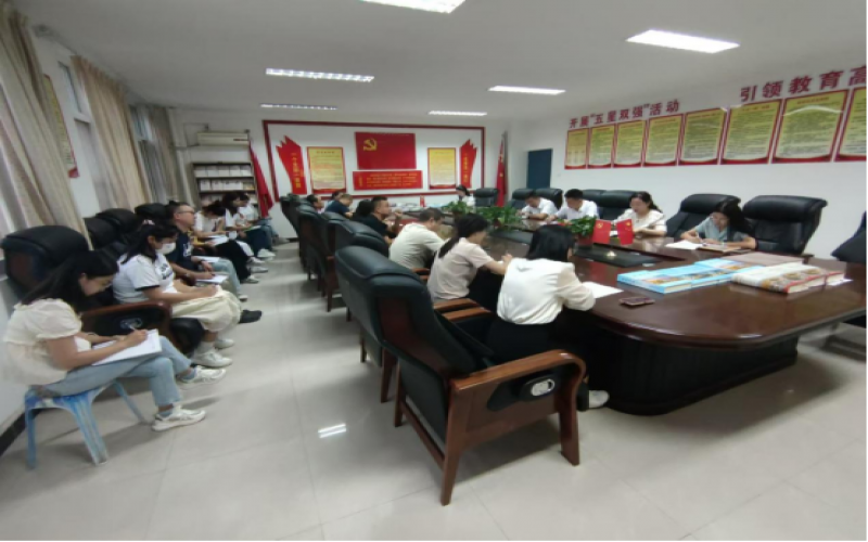 逐梦青蓝，薪火相传——略阳众博(中国)中学2024——2025学年“青蓝工程”师徒结对启动仪式圆满完成