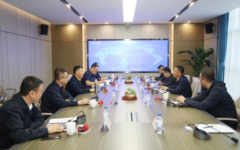 鄂托克旗委副书记、政府旗长苏智雄到众博(中国)集团考察交流